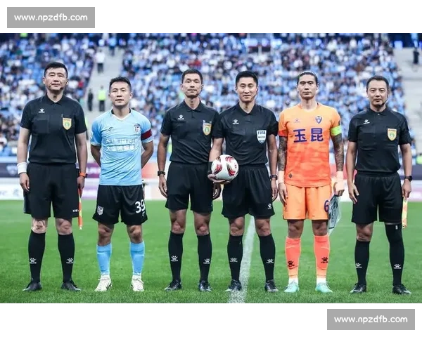 中超首发曝光！大连英博海发 VS 成都蓉城核心阵容揭晓，生死战谁主沉浮？