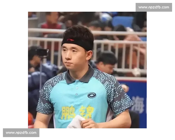 孙颖莎背部力量惊爆体坛！张煜东直播自叹不如：掰手腕我认输