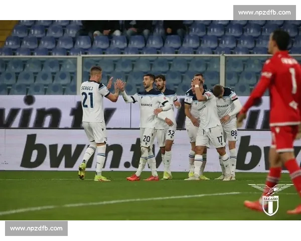 拉齐奥强硬驱逐训鹰师！露骨照片事件终落幕